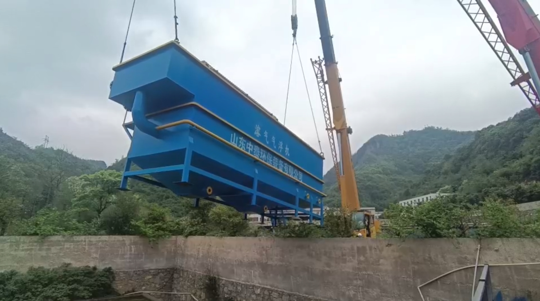 氣浮機(jī)，高效氣浮機(jī)，溶氣氣浮機(jī)，氣浮機(jī)安裝現(xiàn)場(chǎng)